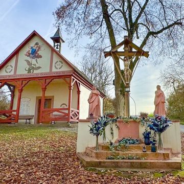 Midnight Bloom complete wedding floristry – customer request from Julie Fleur Midnight Bloom complete wedding floristry – customer request from Julie Fleur