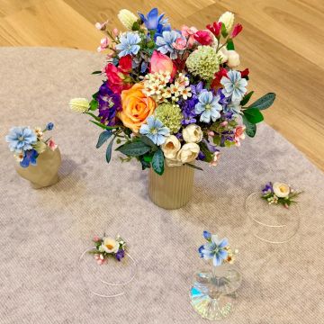 Tuscan Meadow – Bridal bouquet creation with wristbands and corsages – Customer request from Corinna