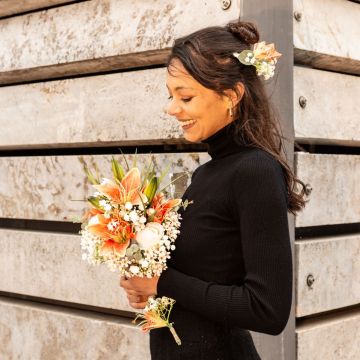 Happy Bride - individual bridal bouquet for Tamara with hairpin and hairband