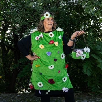 Carnival costume - Kerstin invites you to pick flowers