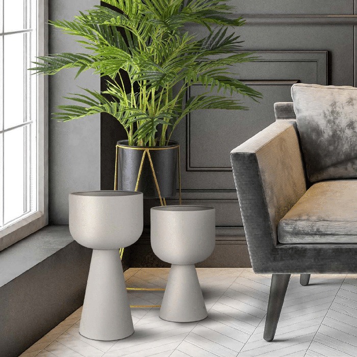 Special flower pots and equipment